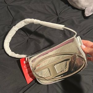 DIESEL PLATINUM SILVER METALLIC BAG 1DR SHOULDER BAG DHGATE